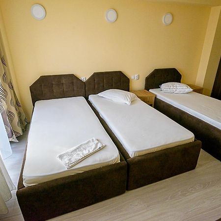 Отель Casa Domneasca Riana Питешти Экстерьер фото