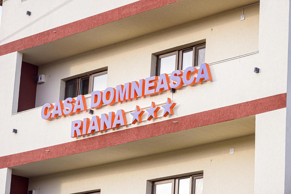 Отель Casa Domneasca Riana Питешти Экстерьер фото